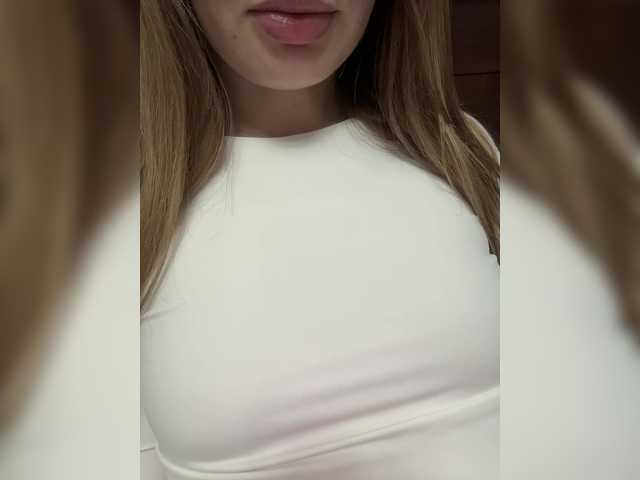 Madison01's BongaCams show and profile