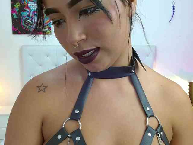 queeniestar webcam