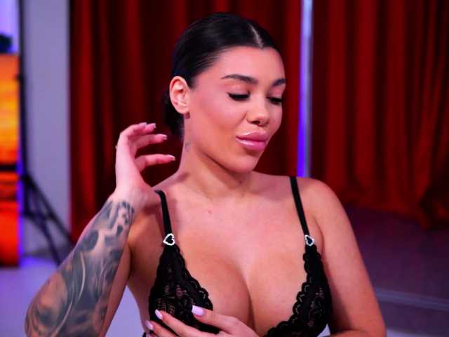 NatyDesiree's BongaCams show and profile