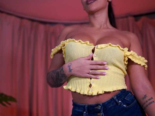 NatyDesiree's BongaCams show and profile