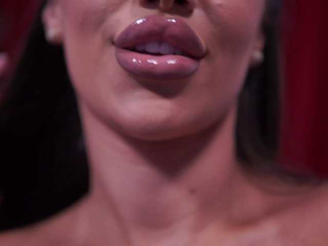 NatyDesiree's BongaCams show and profile