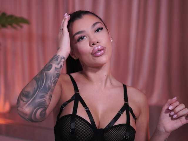 NatyDesiree's BongaCams show and profile