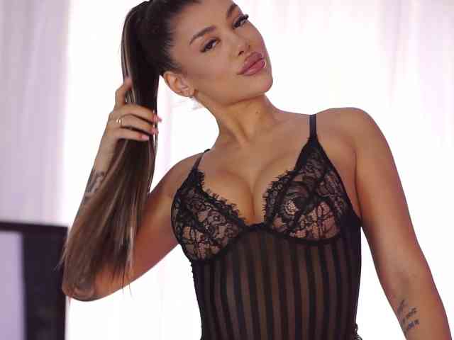 Модель: NatyDesiree