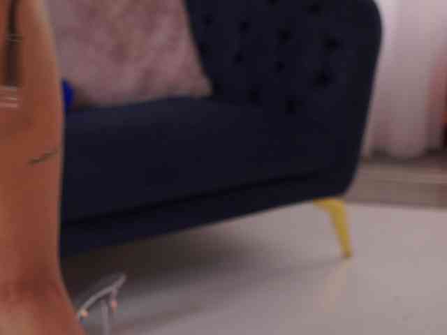 upskirt voyeur NatyDesiree