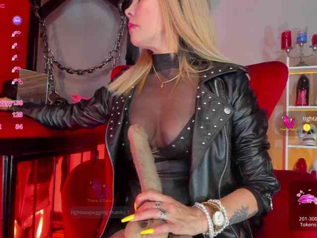 MistressAndre webcam