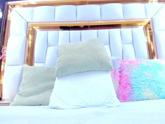 RileySweet's BongaCams show and profile