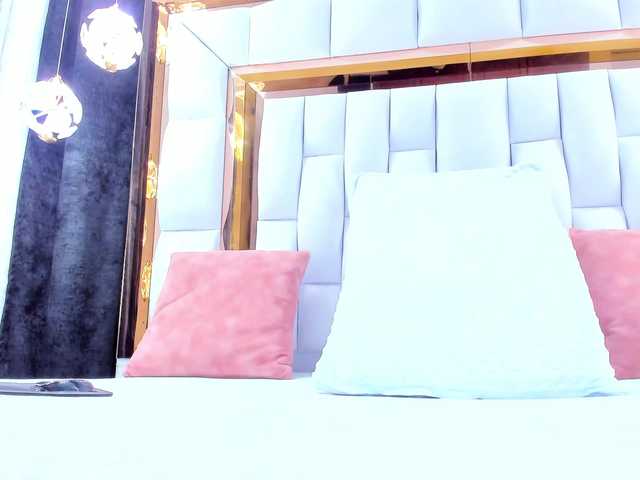 RileySweet's BongaCams show and profile