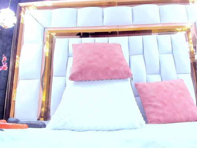 RileySweet's BongaCams show and profile