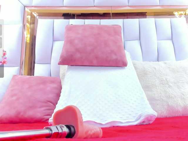 RileySweet's BongaCams show and profile