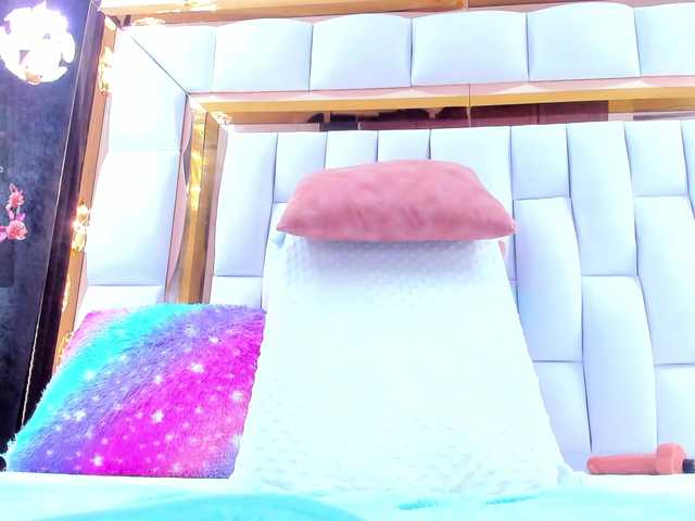 RileySweet's BongaCams show and profile