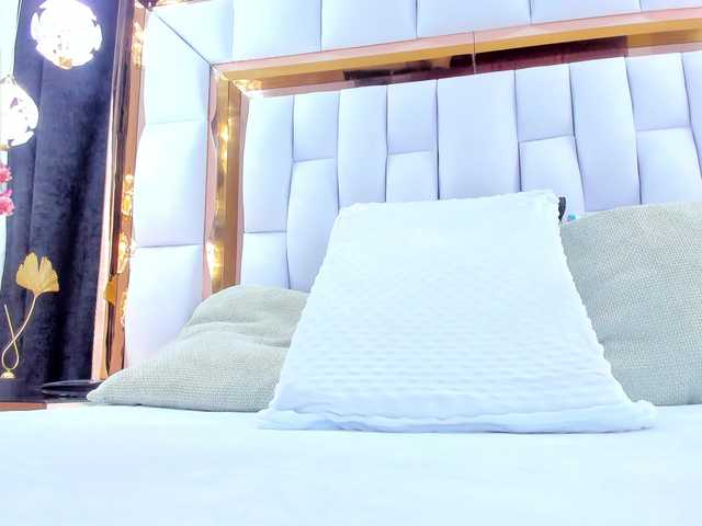 RileySweet's BongaCams show and profile