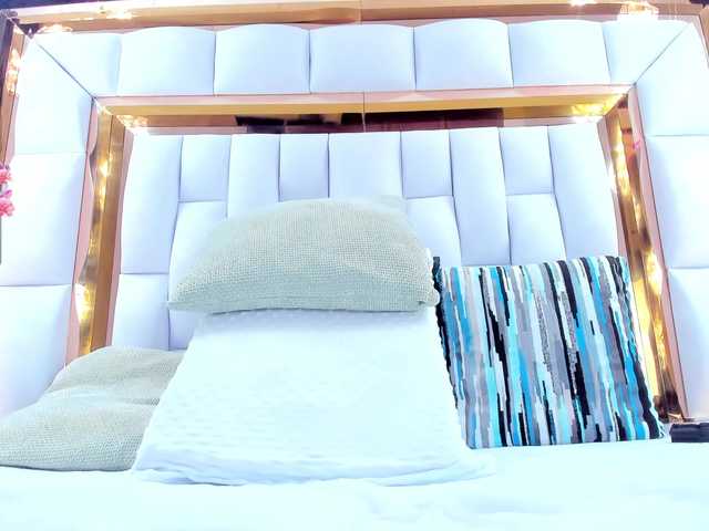 RileySweet's BongaCams show and profile