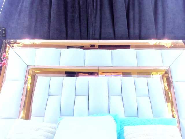 RileySweet's BongaCams show and profile