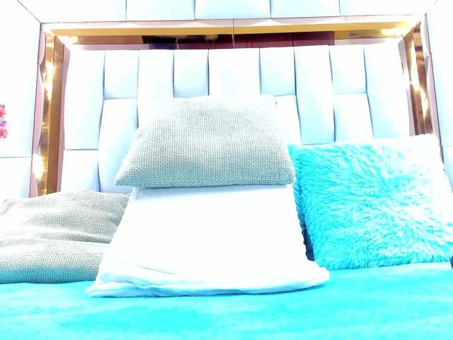 RileySweet's BongaCams show and profile