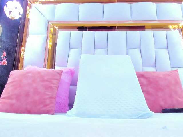 RileySweet's BongaCams show and profile