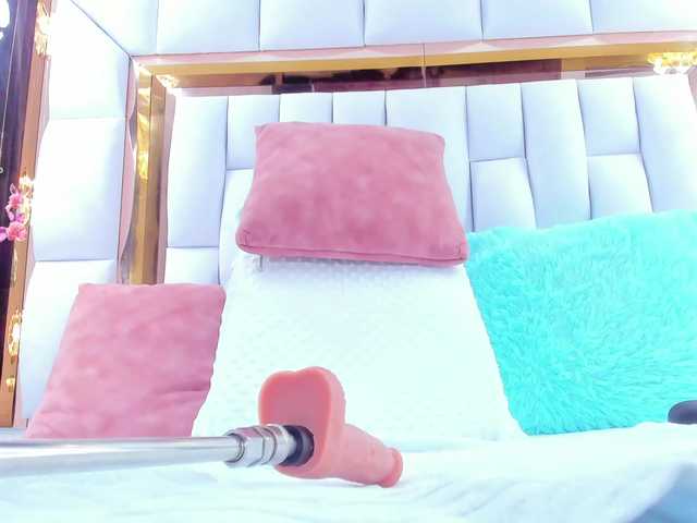 RileySweet's BongaCams show and profile