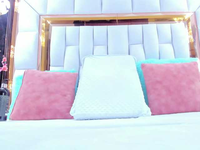 RileySweet's BongaCams show and profile