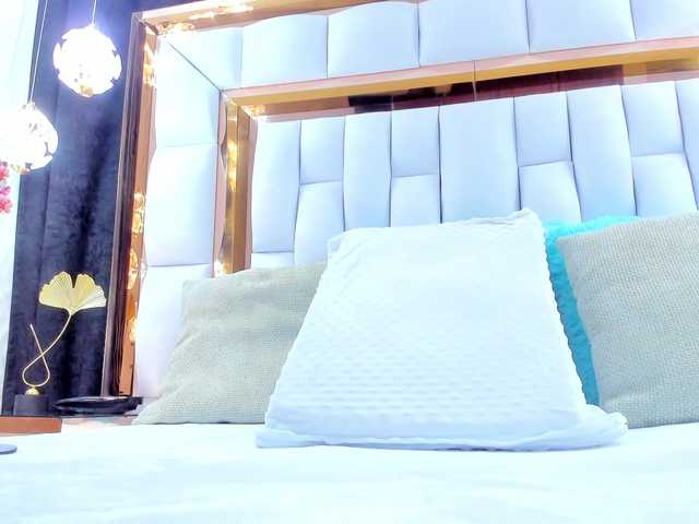 RileySweet's BongaCams show and profile