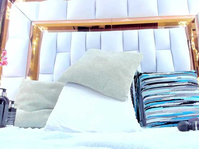 RileySweet's BongaCams show and profile