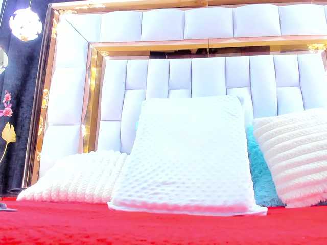 RileySweet's BongaCams show and profile