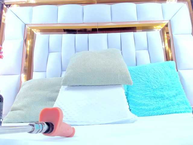 RileySweet's BongaCams show and profile