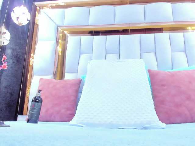 RileySweet's BongaCams show and profile