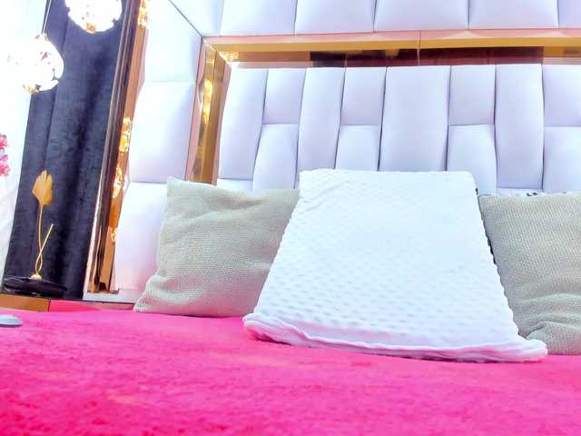 RileySweet's BongaCams show and profile