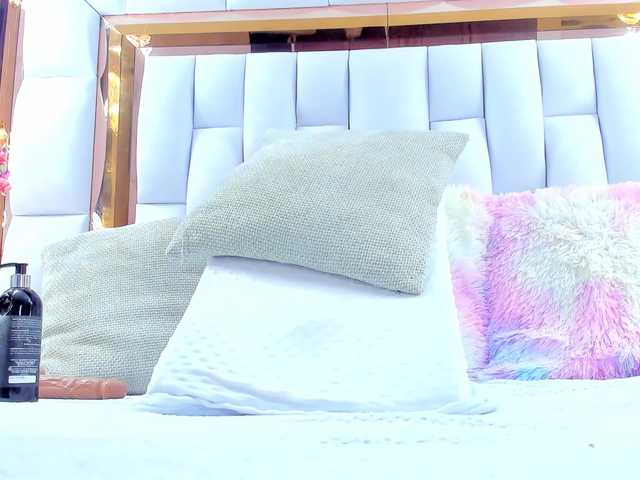 RileySweet's BongaCams show and profile