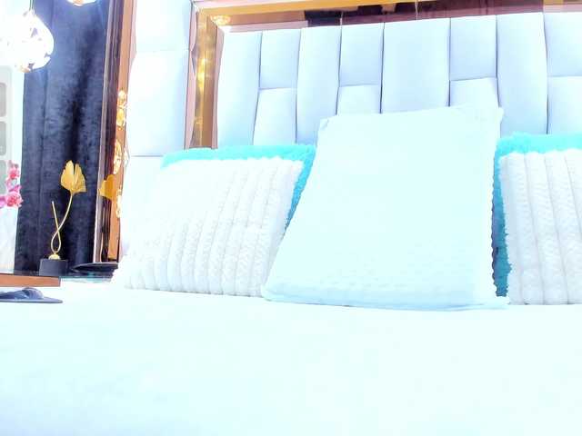 RileySweet's BongaCams show and profile