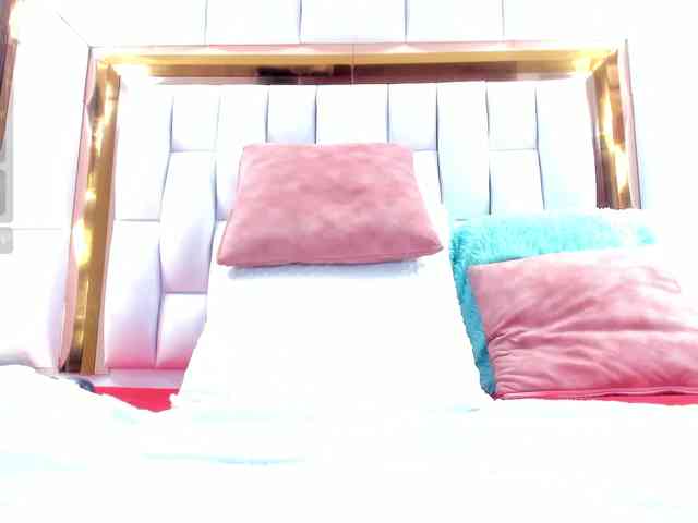 RileySweet webcam