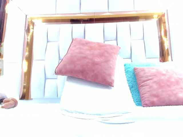 RileySweet webcam