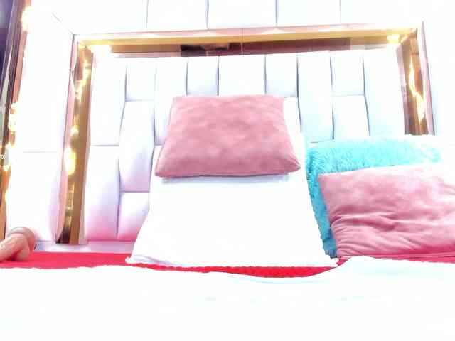 RileySweet webcam