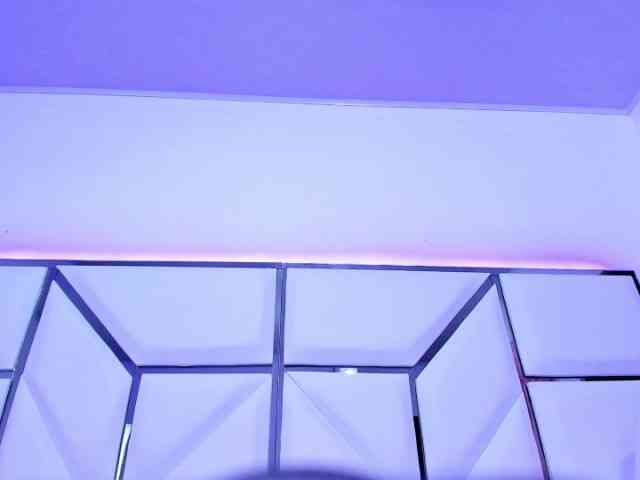 RileySweet webcam
