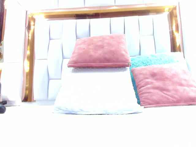 RileySweet webcam