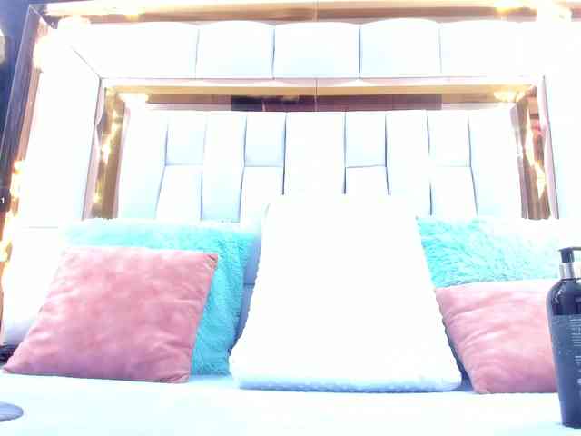 RileySweet webcam