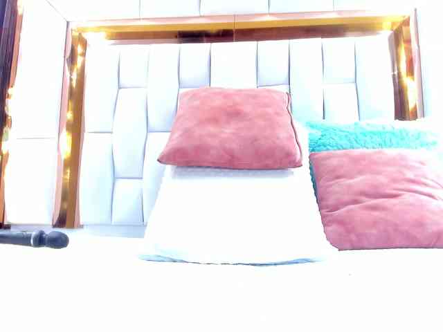 RileySweet webcam