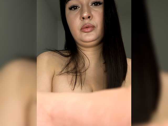 Tina-Dolly's BongaCams show and profile