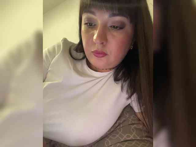 Alina-Milf webcam