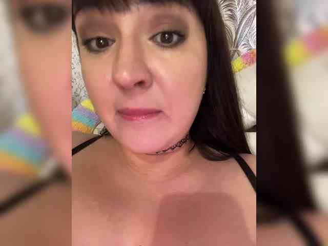 Alina-Milf webcam