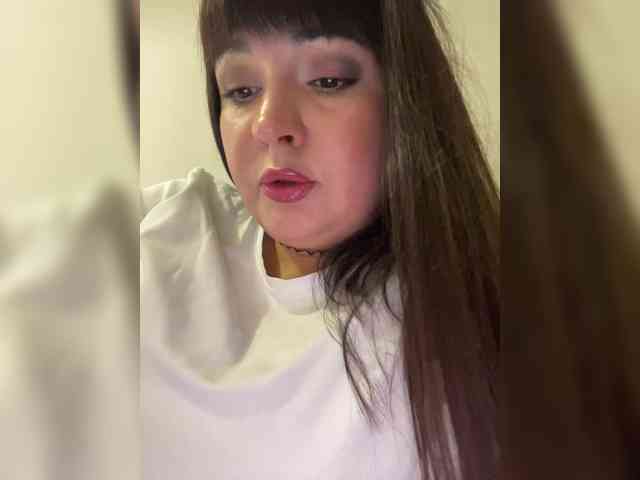 Alina-Milf webcam