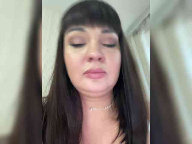 Alina-Milf webcam