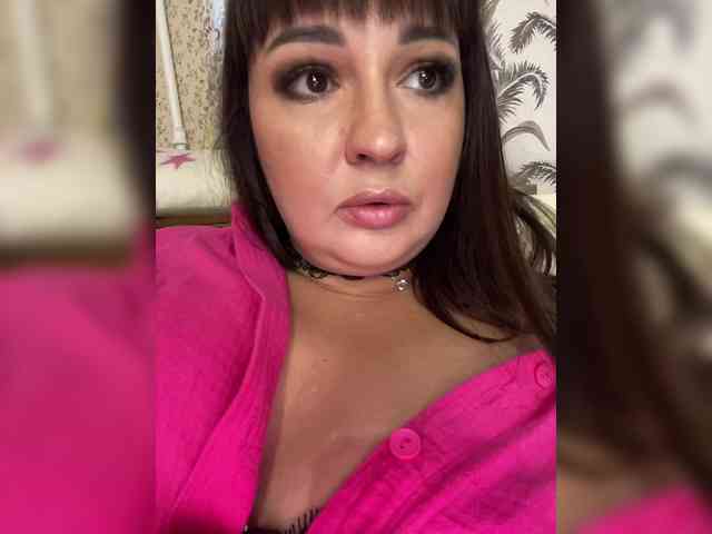 striptease online Tina-Dolly