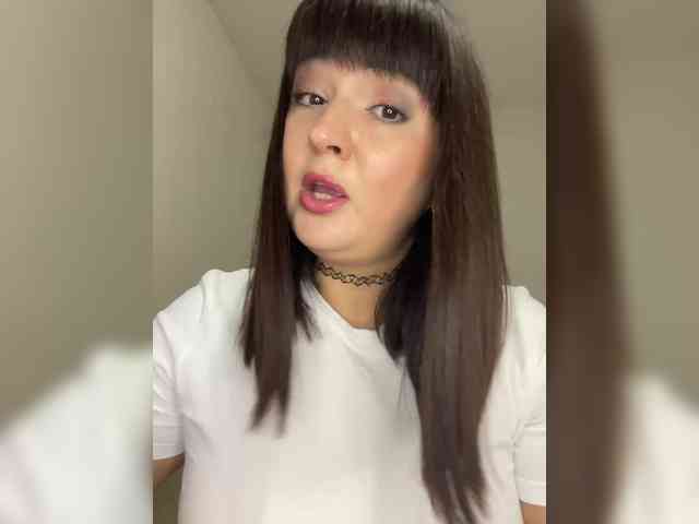 Alina-Milf webcam