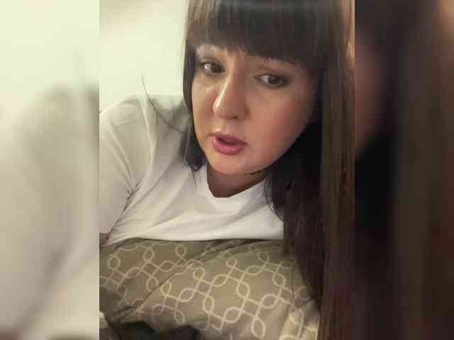 Alina-Milf webcam