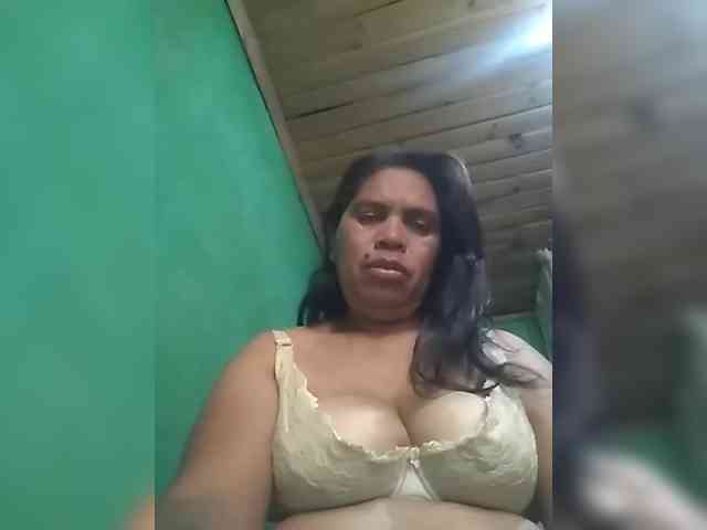 Ladysexyboobs webcam