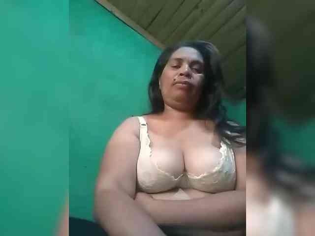 Ladysexyboobs webcam
