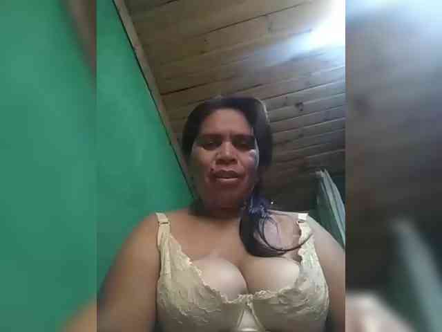 Ladysexyboobs webcam