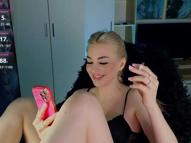 MilanaOmgReal live cam profile