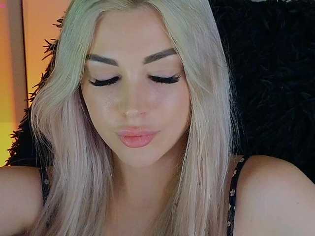 MilanaOmgReal's BongaCams show and profile