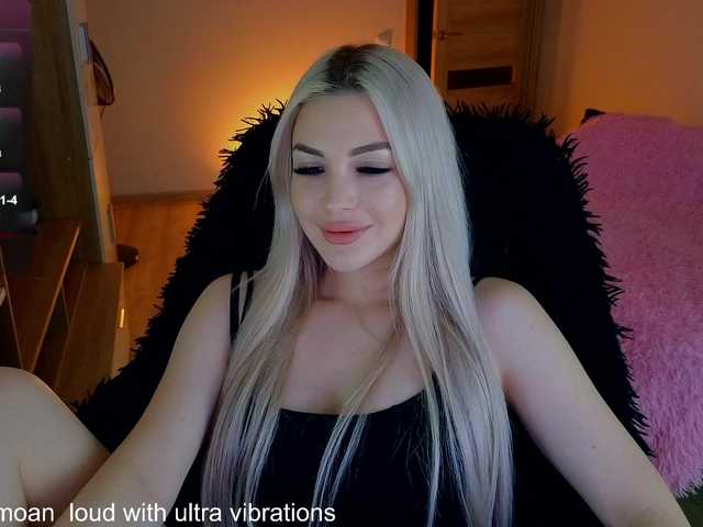 MilanaOmgReal webcam